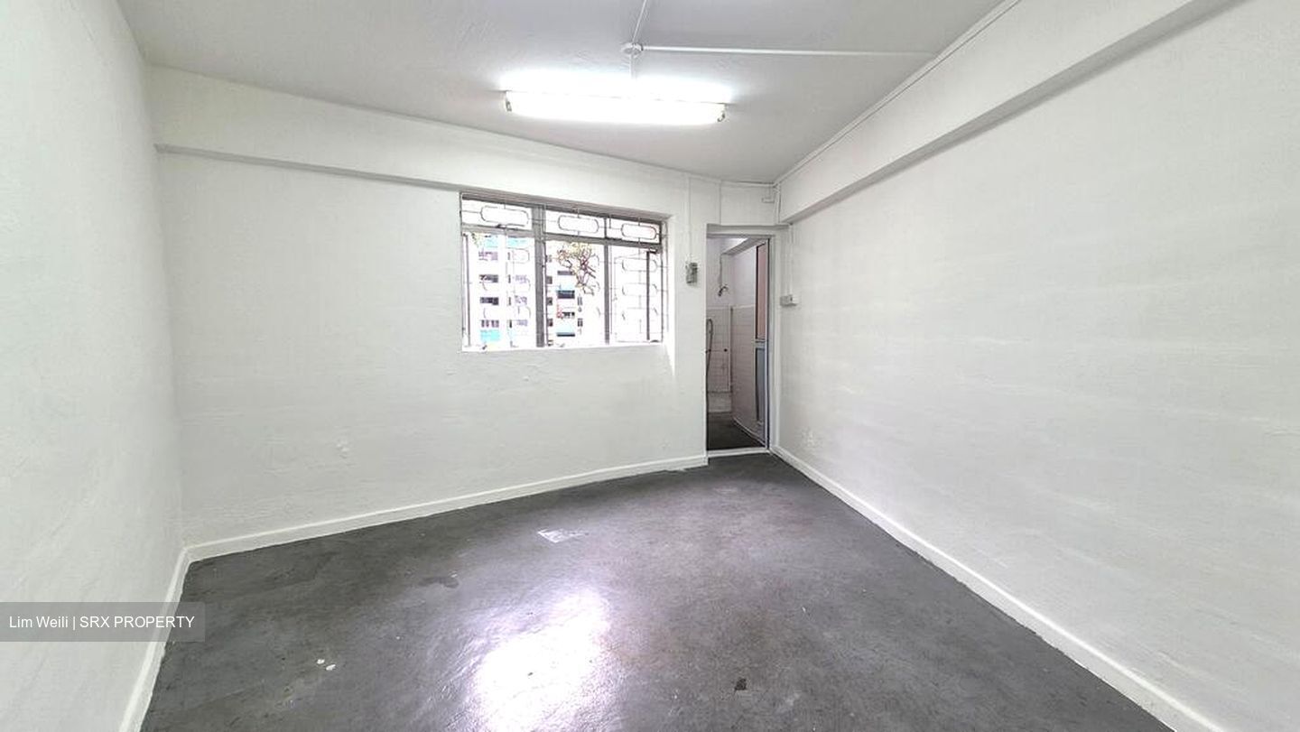 Jurong East Street 24 (D22), Shop House #501157071